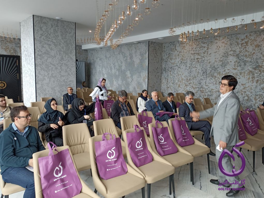 دکتر اثنی عشری متخصص درمان ریشه و استاد گروه اندو دانشگاه شهید بهشتی